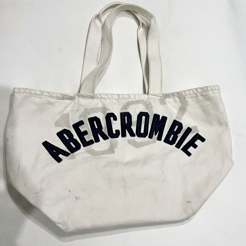 Women’s tote bag. Abercrombie & Fitch. White and blue